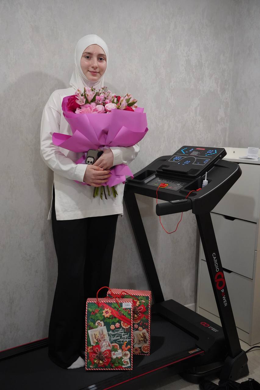 Заур Эминов исполнил мечты трёх юных дагестанцев в рамках акции «Ёлка желаний»